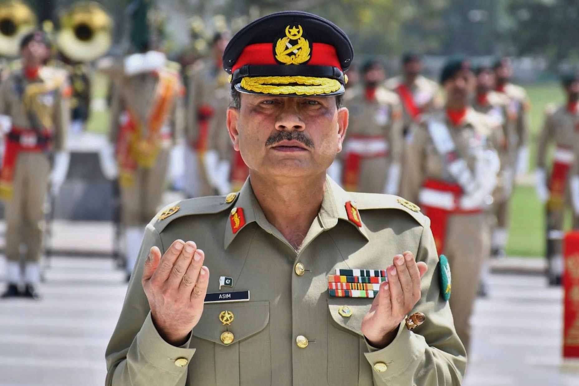 ইরান সংঘাত: মধ্যস্থতা করতে গিয়ে নানা চাপে পাকিস্তান