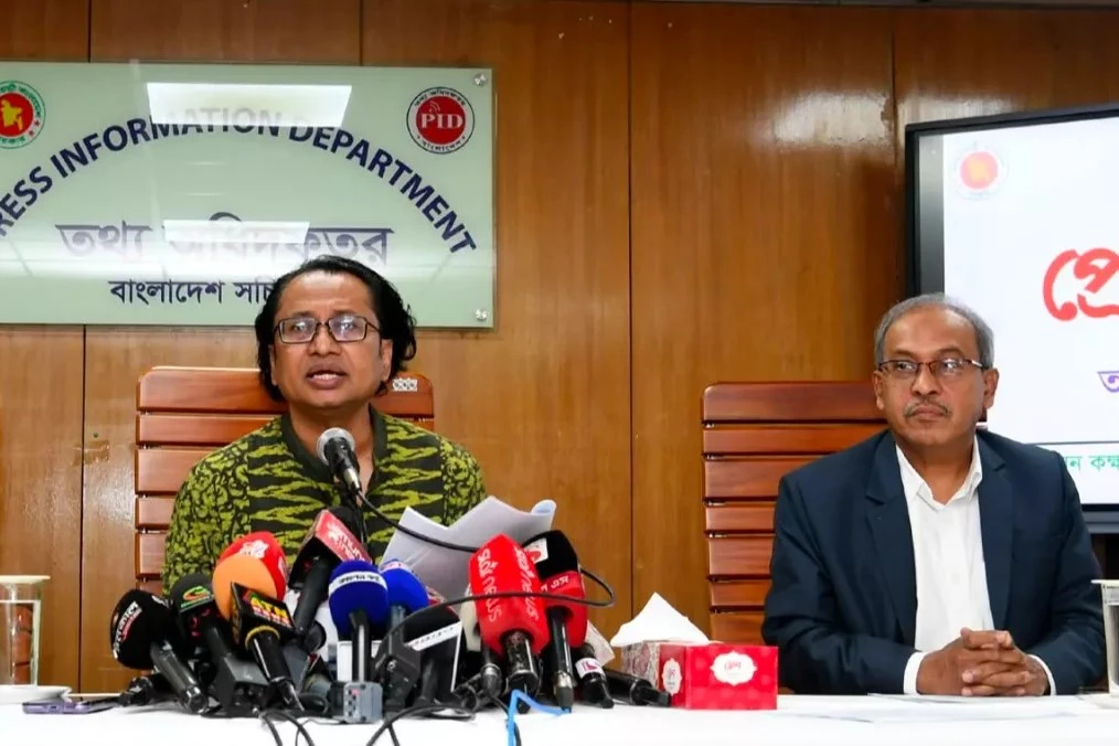 হাসিনাকে ফিরিয়ে এনে বিচারিক প্রক্রিয়া শেষ করাই সরকারের লক্ষ্য: তথ্য উপদেষ্টা