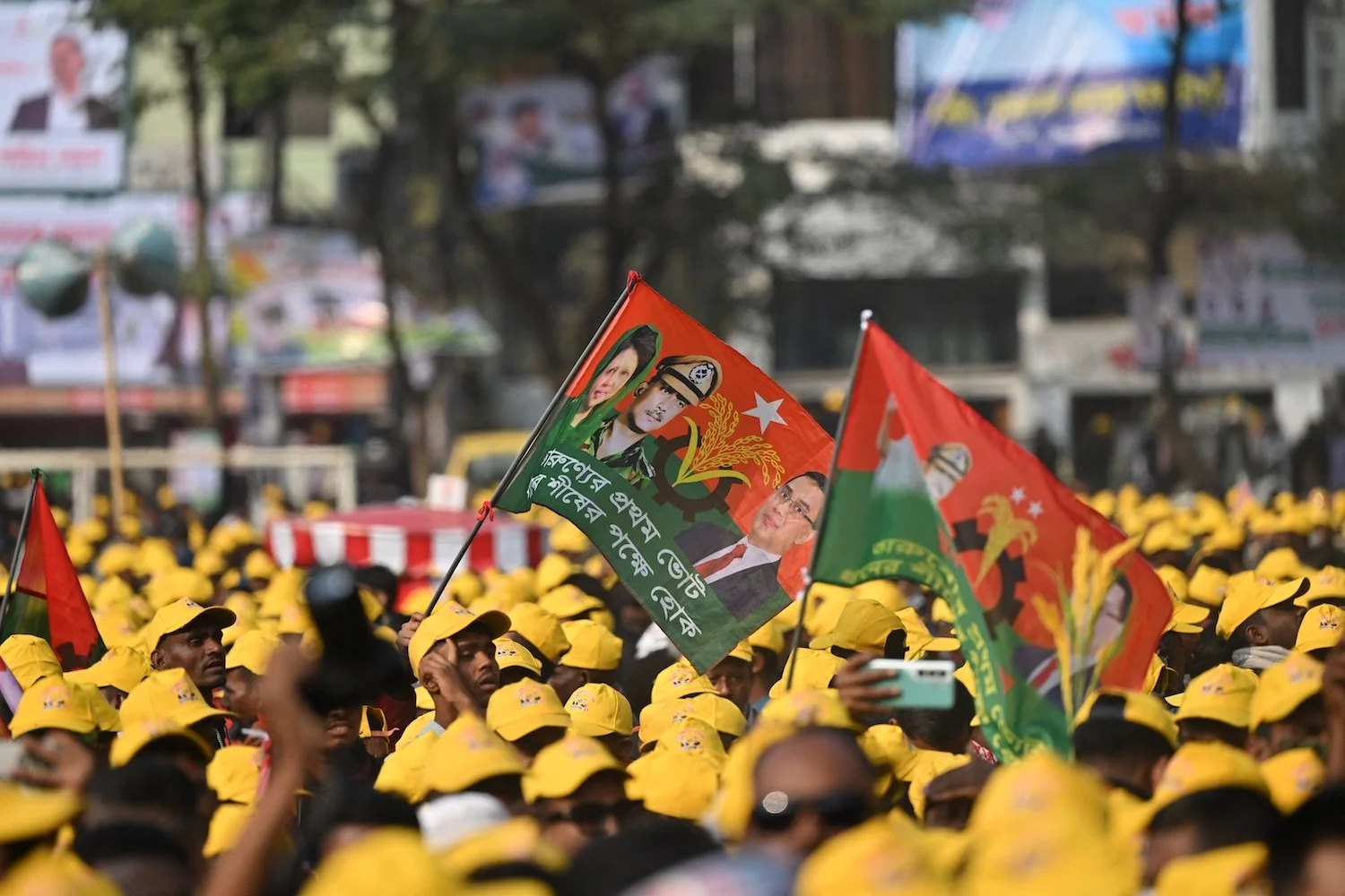 হাসিনা কি আসলেই দেশে ফিরবেন?