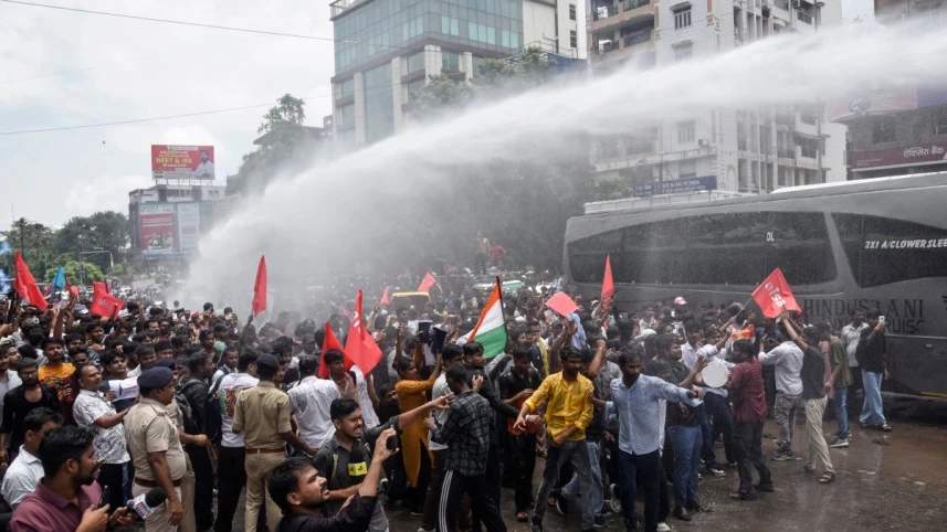 দিল্লিতে আরশোলাদের বিক্ষোভ নিয়ে এ পর্যন্ত যা ঘটল