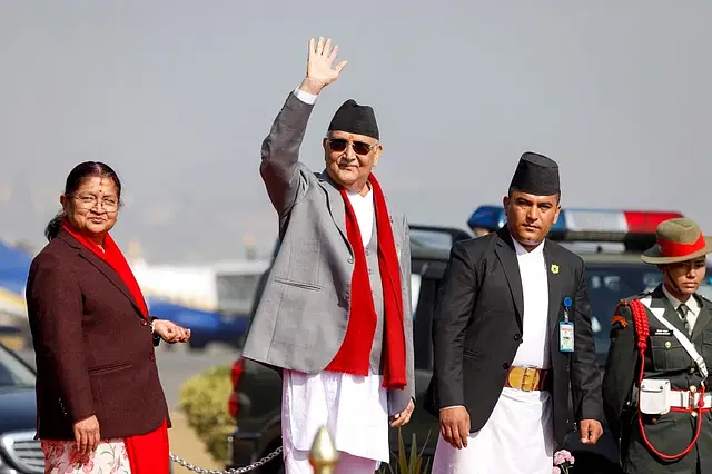 প্রথম সফরে দিল্লিকে এড়িয়ে কেন বেইজিংয়ে নেপালের প্রধানমন্ত্রী